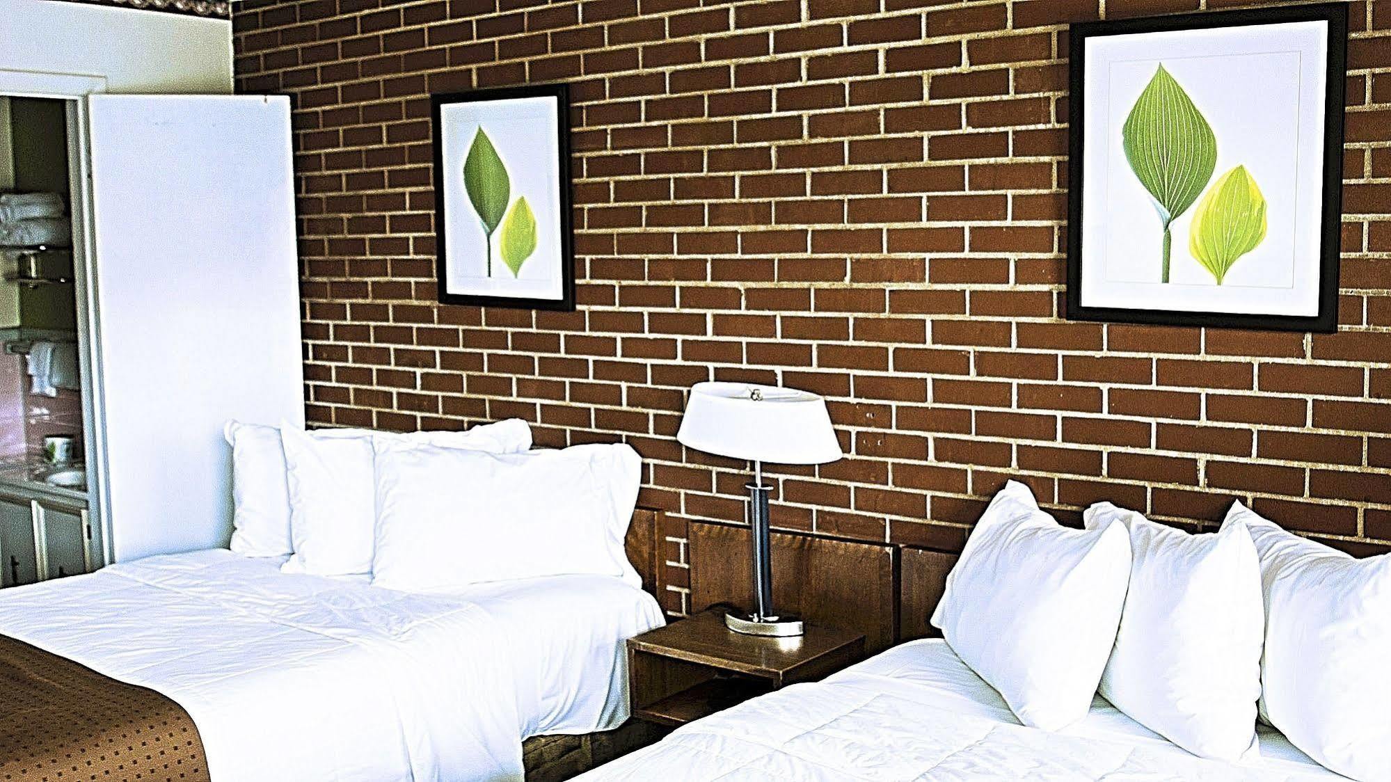 Twi-Lite Inn Фронт-Ройал Экстерьер фото