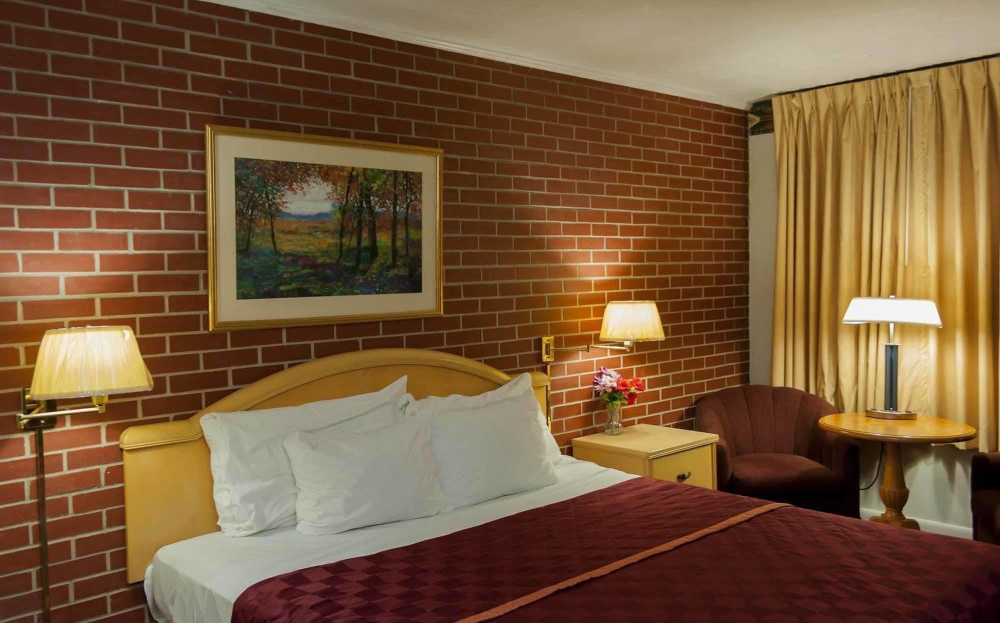 Twi-Lite Inn Фронт-Ройал Экстерьер фото